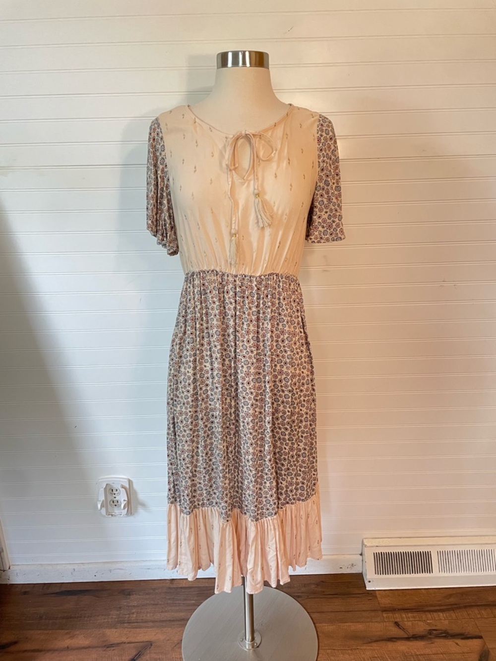 Lauren Conrad Ditsy Floral Boho Midi Dress Size XS Cottagecore Pink Blue